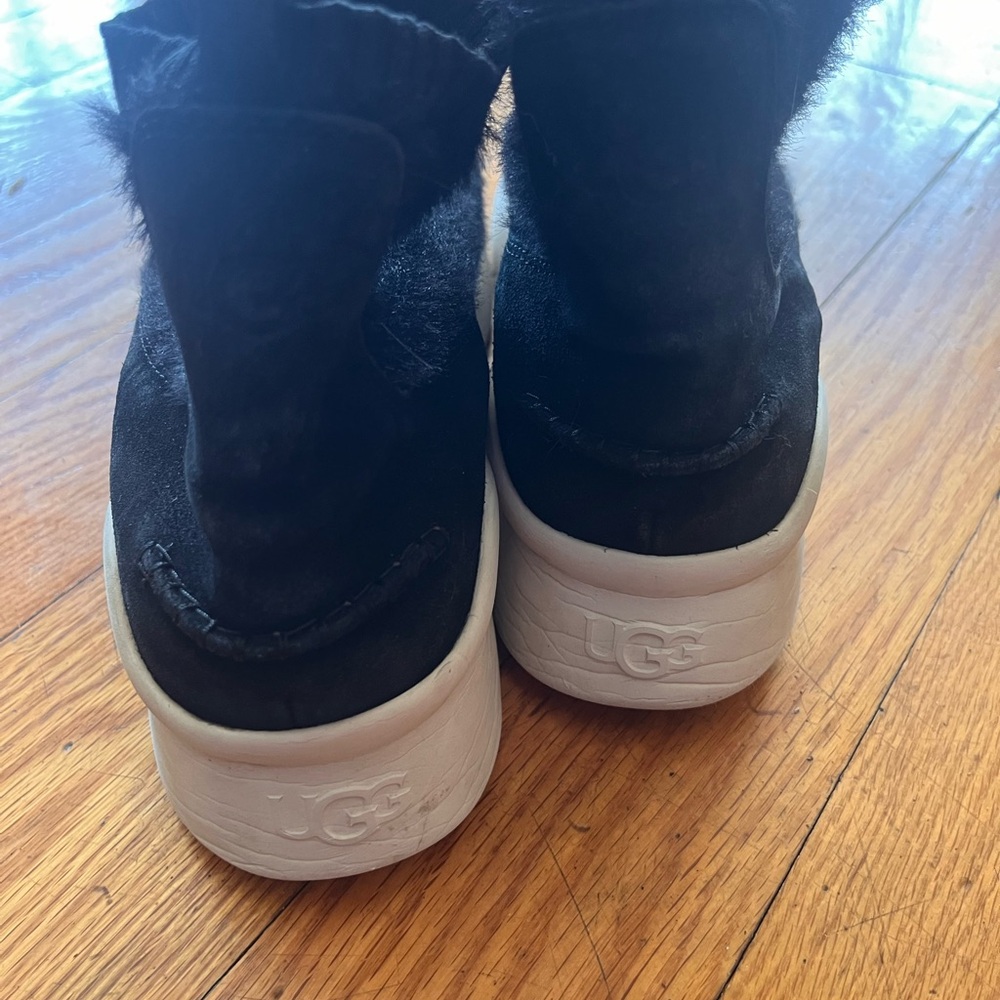 UGG Black and White F20019G Griffith Sneaker Boot Suede Platform Sneakers